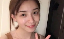 女子澡堂洗澡被偷拍